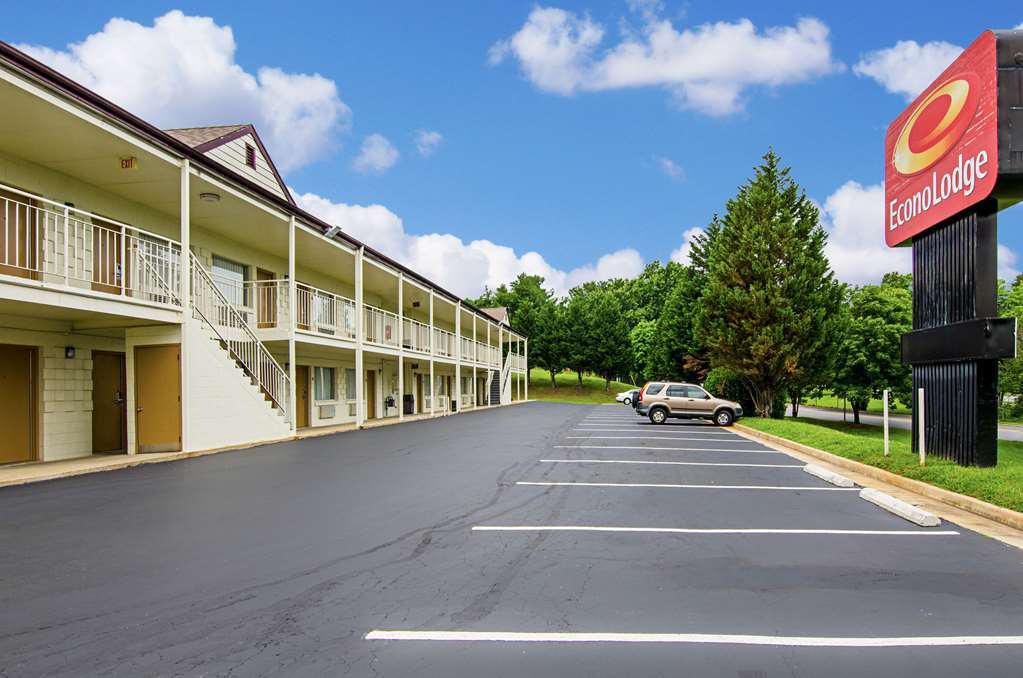 Econo Lodge Lynchburg South Exterior photo